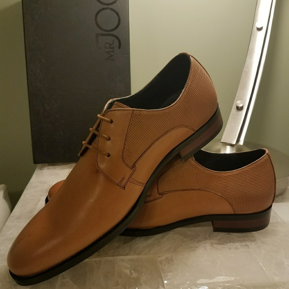 Shoes - Picture 2 of 6